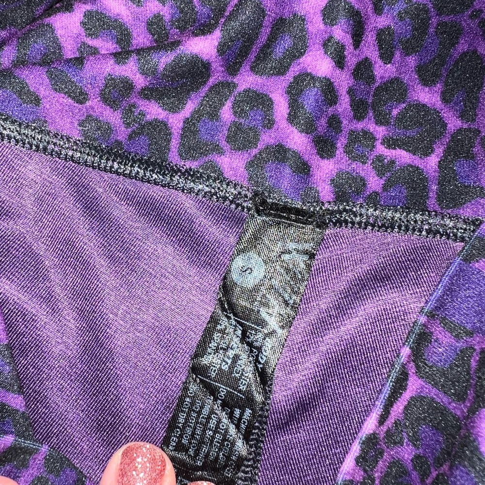 Peloton workout matching set-sports bra/leggings. Size small. Like new